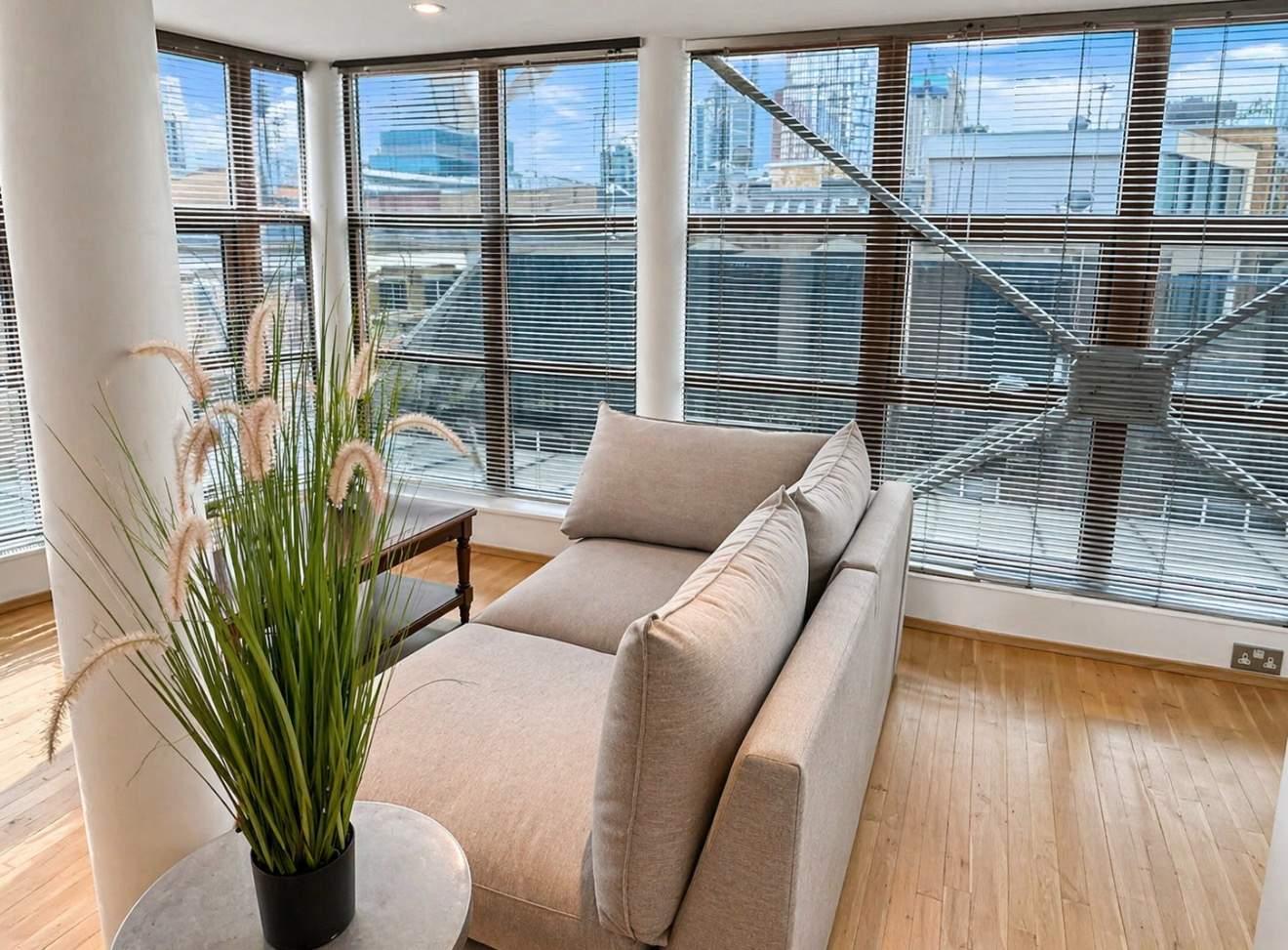 Loft style apartmet - LET AGREED - Image 3