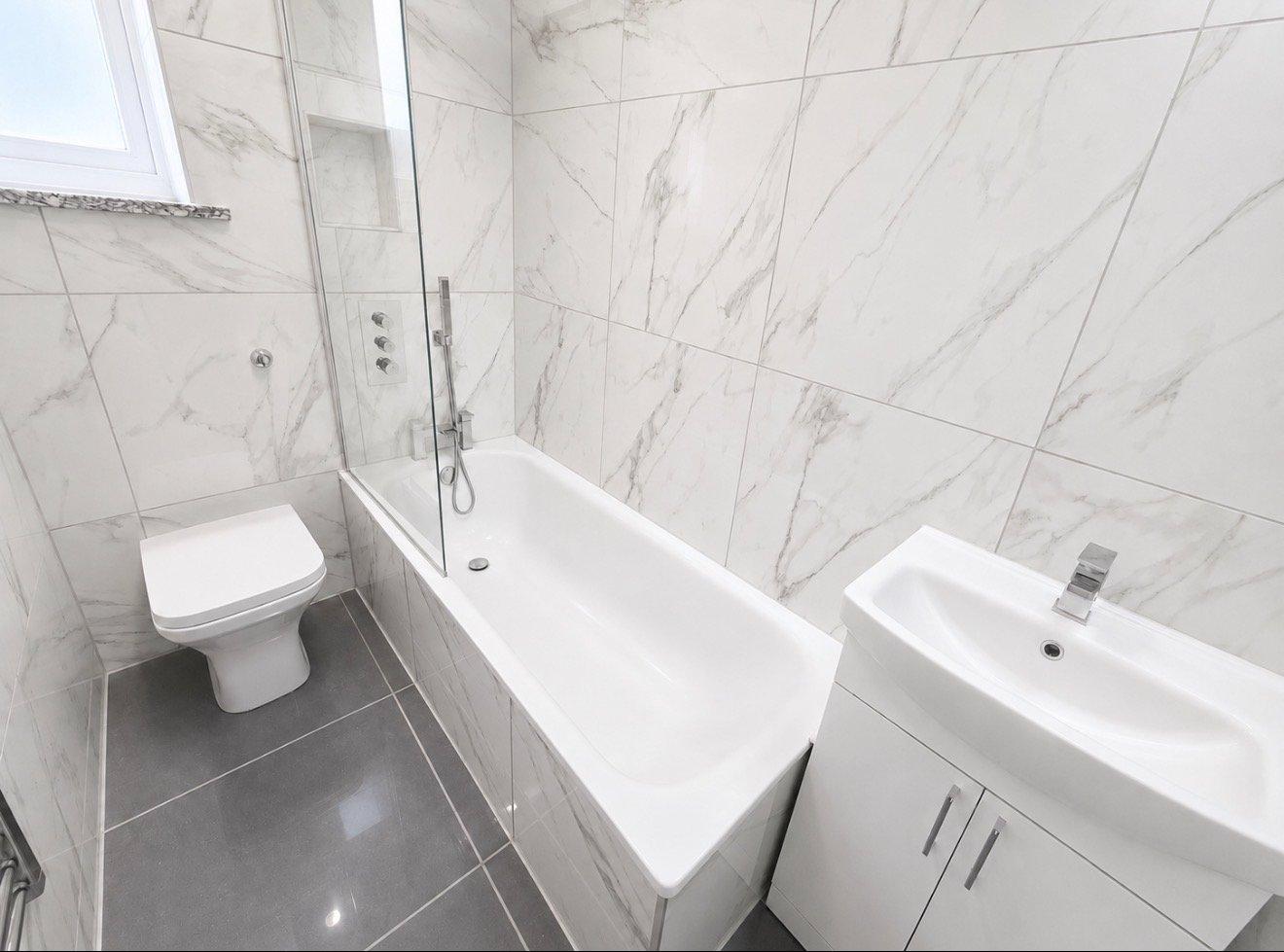 Chalkwell Lodge, Westcliff on Sea - Image 4