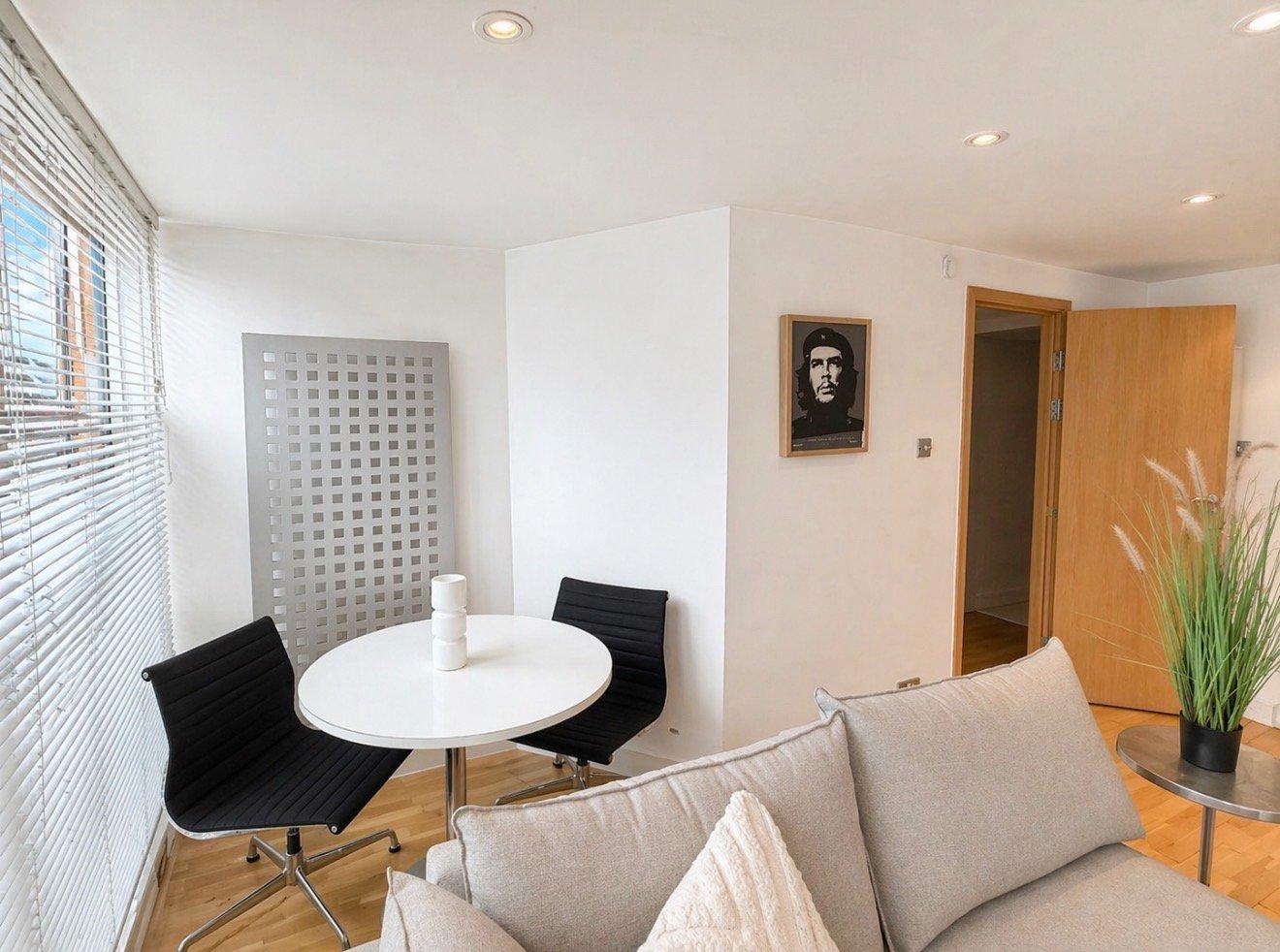 Loft style apartmet - LET AGREED - Image 2