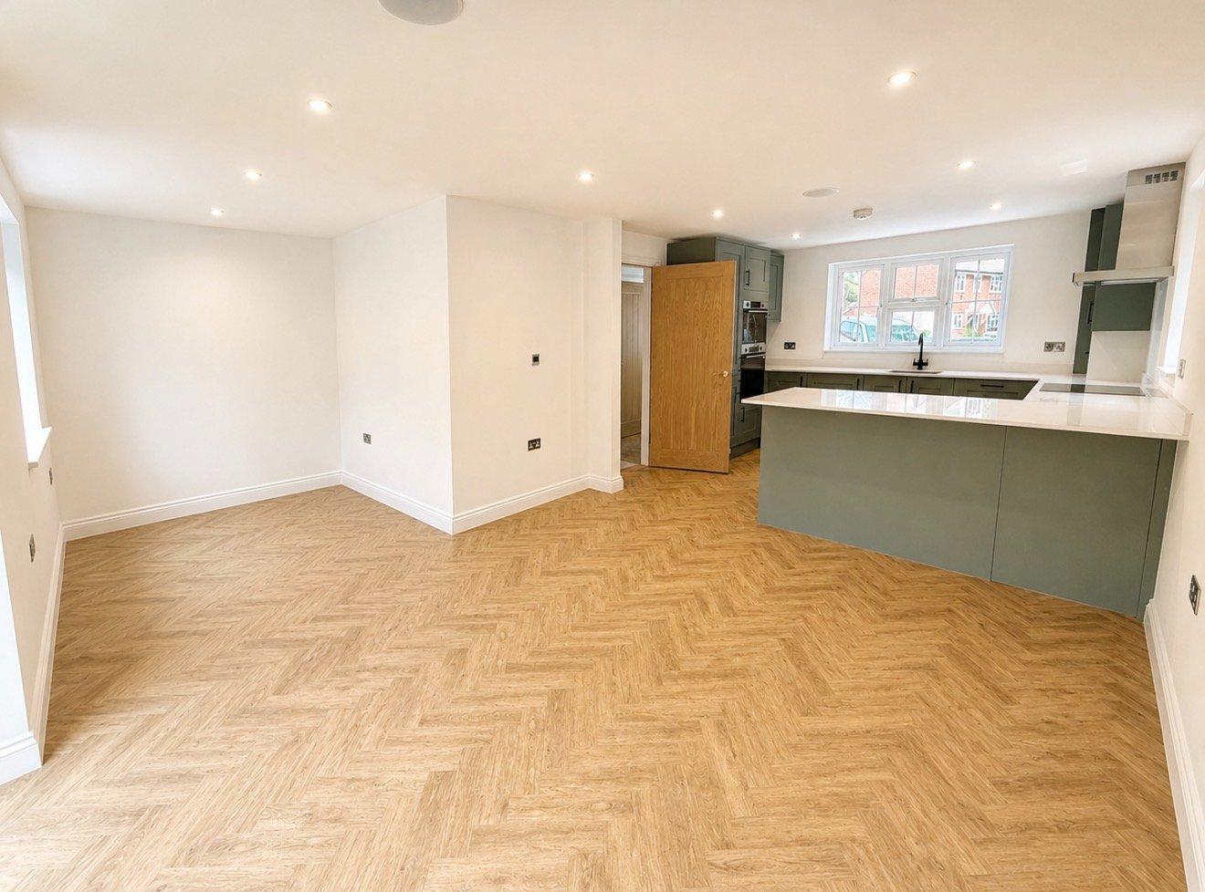 La Plata, Brentwood - Company Let - Image 7