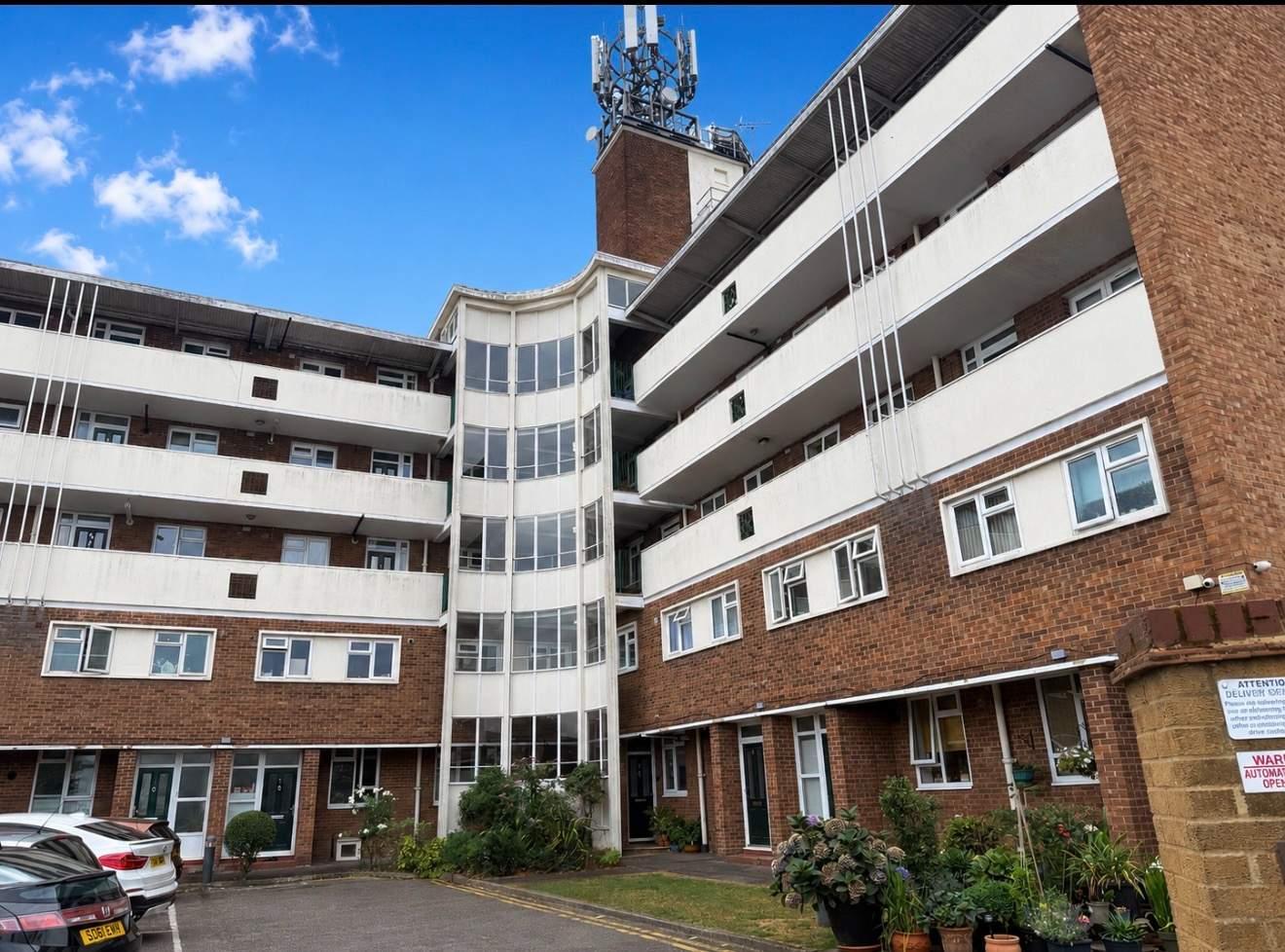 Chalkwell Lodge, Westcliff on Sea - Image 11