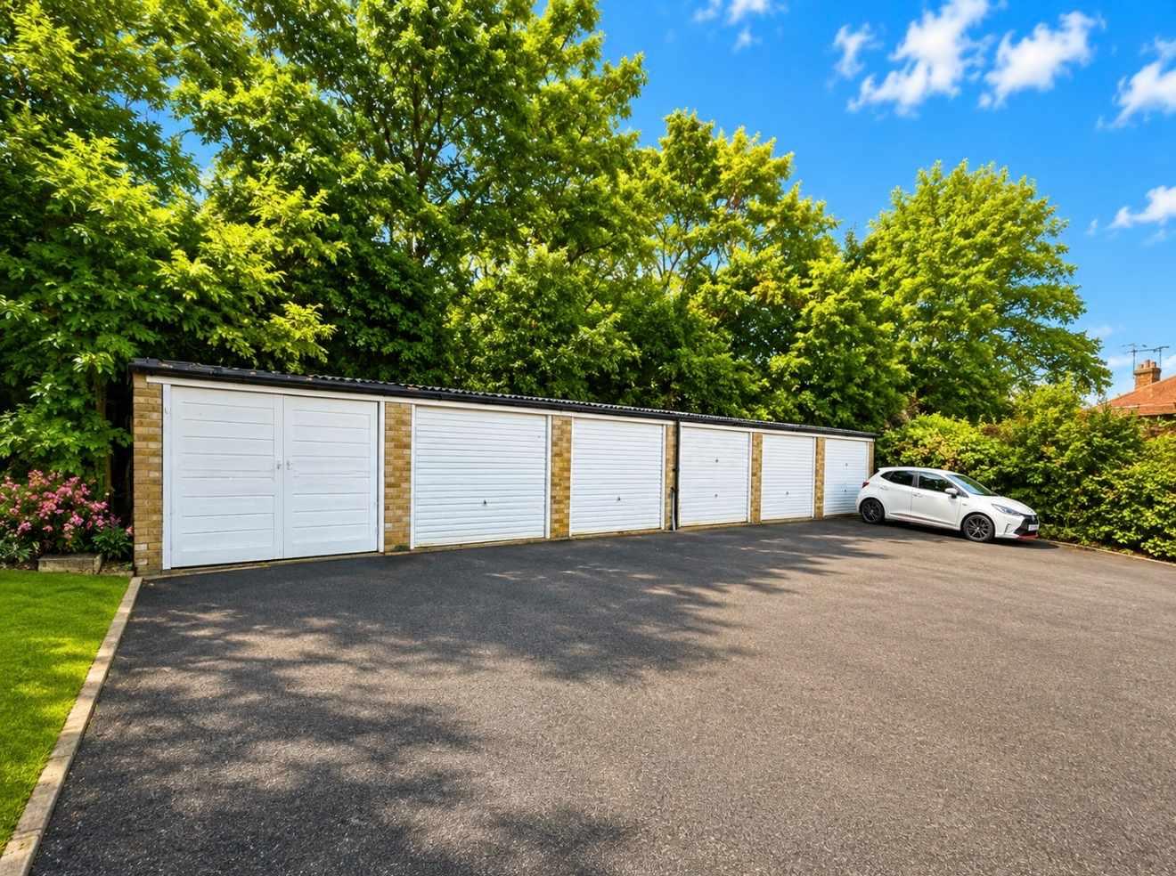 Highview Court, High Road, Loughton - Image 13