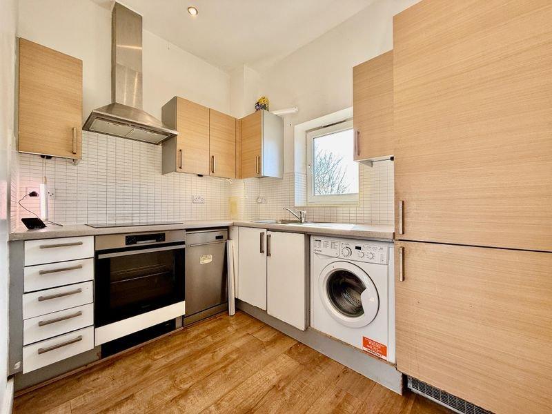 Frome Court, Romford, RM1 1EY - Image 2