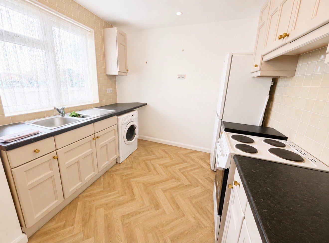 Chalkwell Lodge, Westcliff on Sea - Image 2