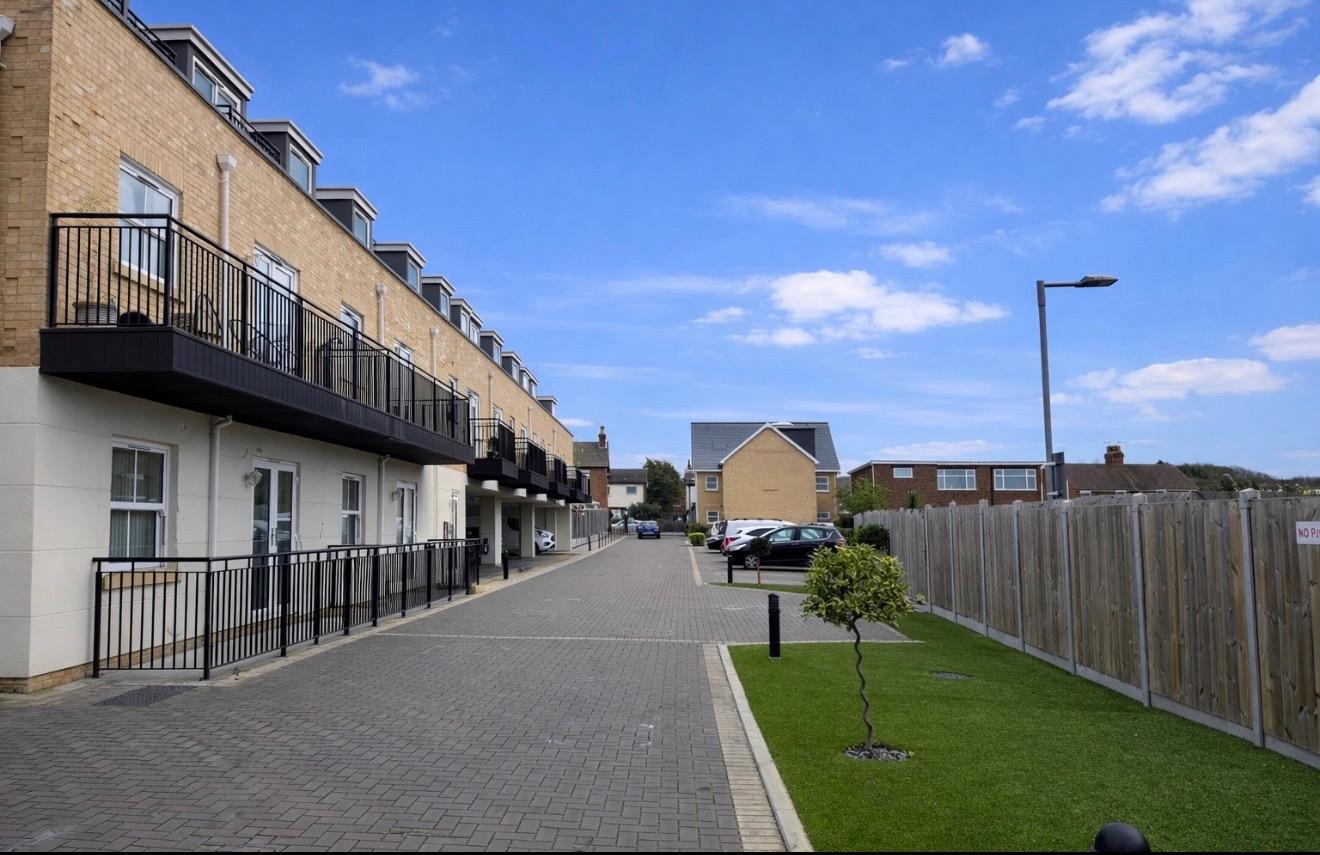 Penthouse, Benfleet - Image 11