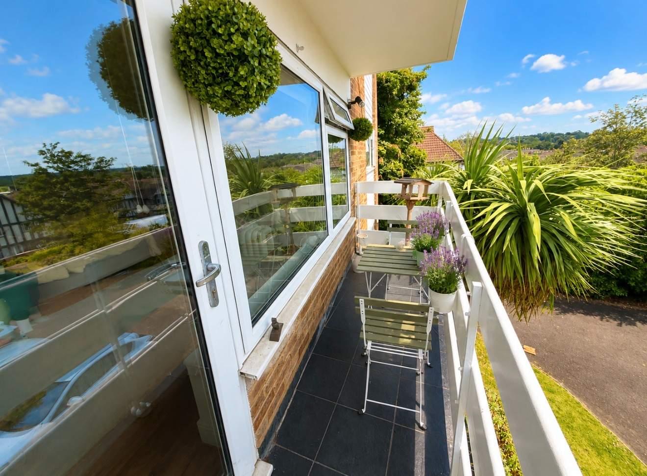 Highview Court, High Road, Loughton - Image 12