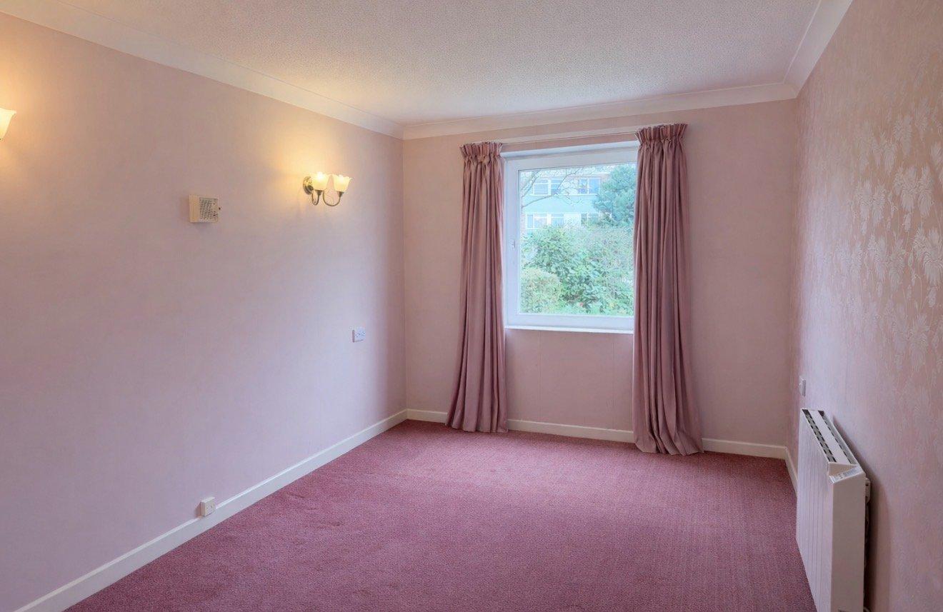 Retirement Property Over 60's - LET AGREED - Image 6