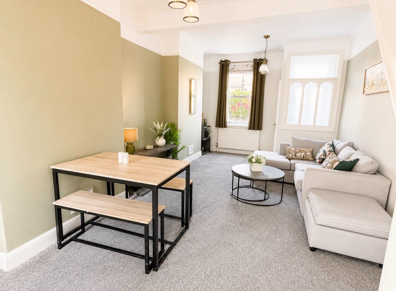 Oakleigh Avenue, Southend on Sea - LET AGREED - Image 2