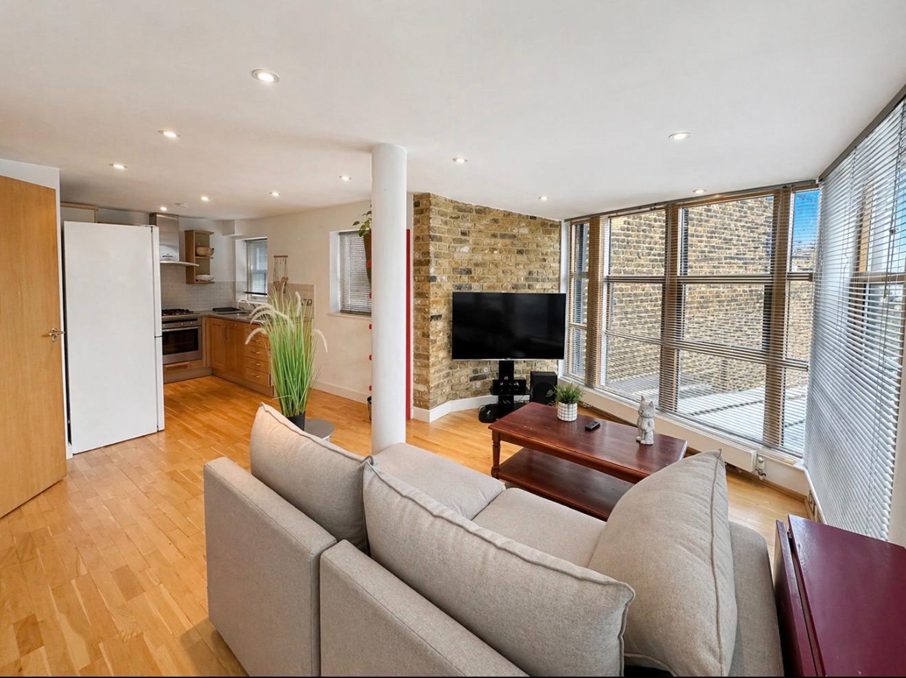 Loft style apartmet - LET AGREED
