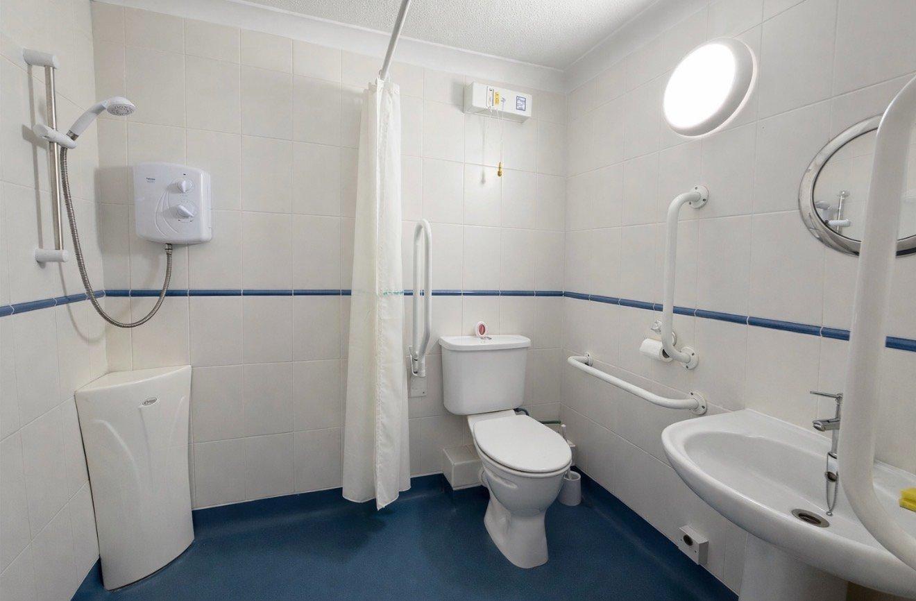 Retirement Property Over 60's - LET AGREED - Image 4