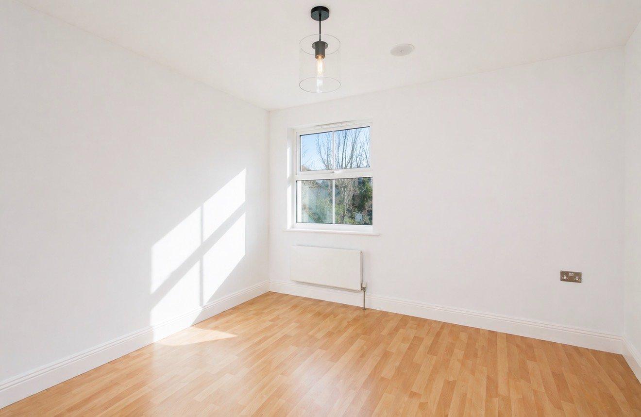 Modern two bedroom apartment in Gated development - LET AGREED - Image 4