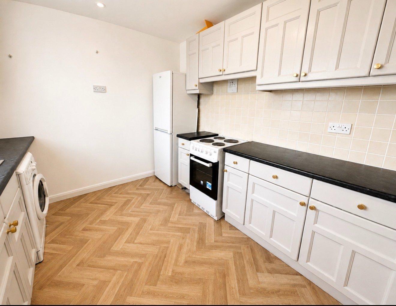 Chalkwell Lodge, Westcliff on Sea - Image 8